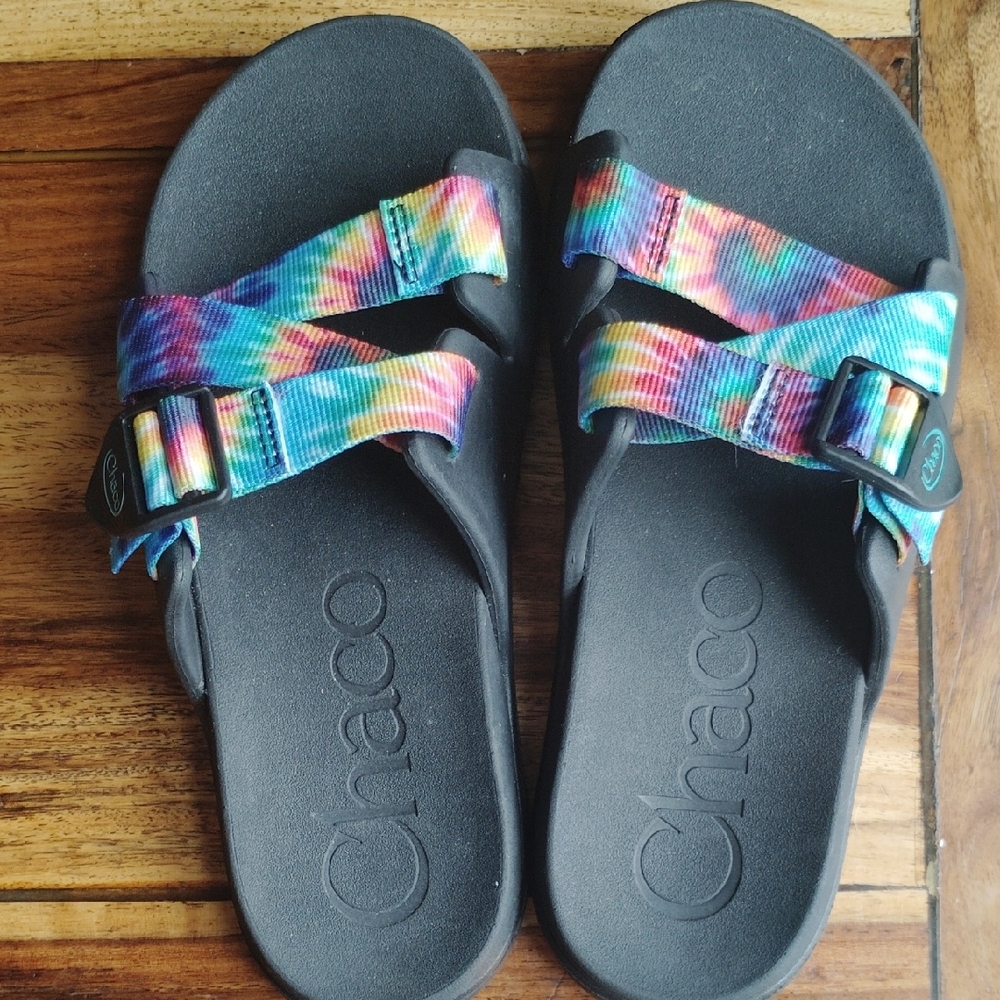 Chaco Chillos Women's Black Slide Sandals with Rainbow Tie-Dye Straps Sz 7 - Picture 2 of 6